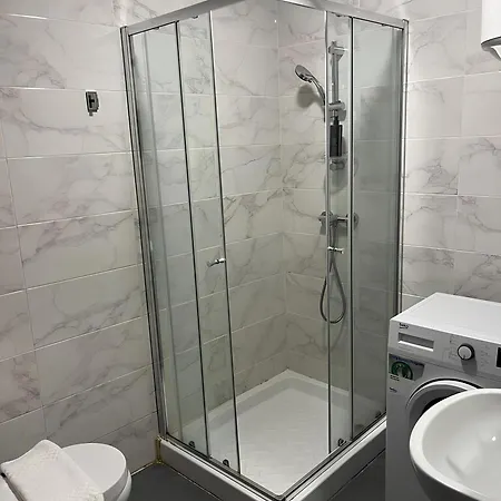 Charming Lower-level Apartamento *